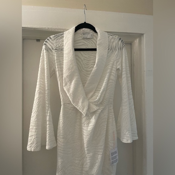 ASOS White long sleeve Dress size 2 - Picture 8 of 8